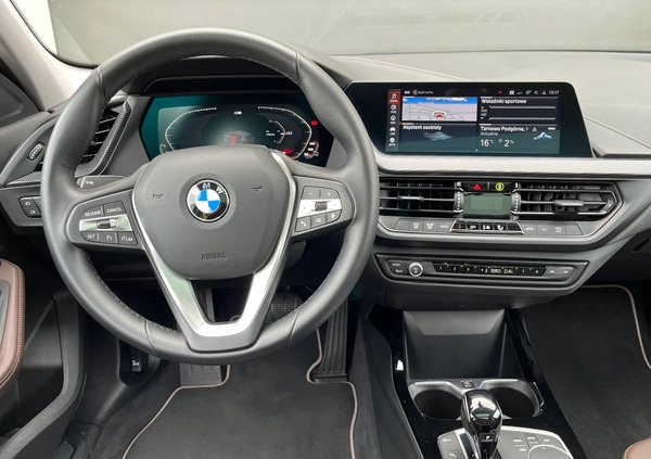 BMW Seria 1 cena 118900 przebieg: 16815, rok produkcji 2021 z Błażowa małe 562